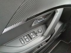 Fahrzeugabbildung Peugeot 2008 Allure PureTec 100 LED, MirrorScreen