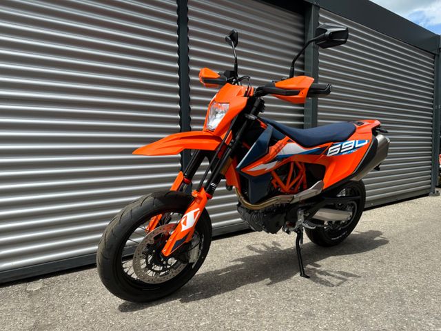 KTM 690 SMC R  / START 2025 / "DAILY ADMISSION"