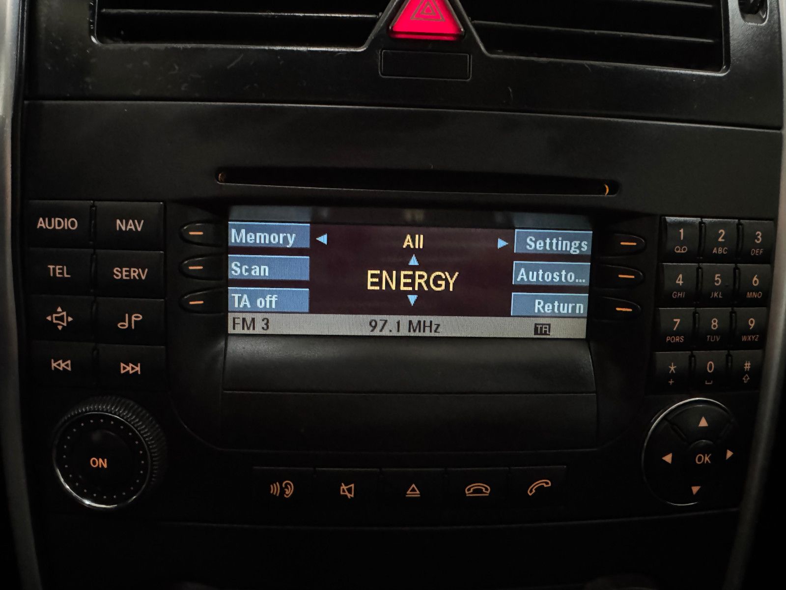 Fahrzeugabbildung Mercedes-Benz B 200 CDI AUTOMATIK SPORTPAKET BI-XENON KAMERA