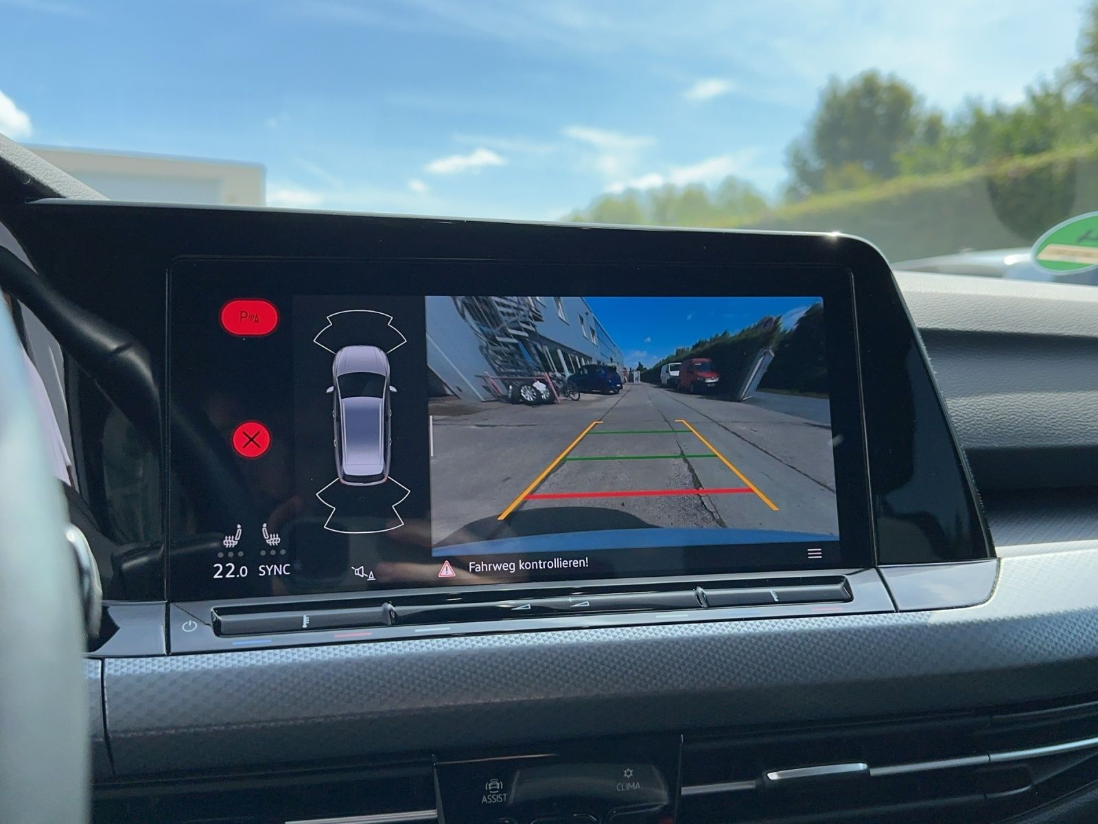 Fahrzeugabbildung Volkswagen Golf VIII Variant eTSI Active DSG DSG NAVI LED A