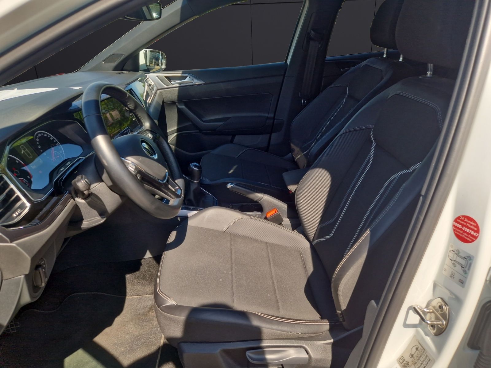 Fahrzeugabbildung Volkswagen Polo Highline TSI, LED ACC SHZ NAVI PDC