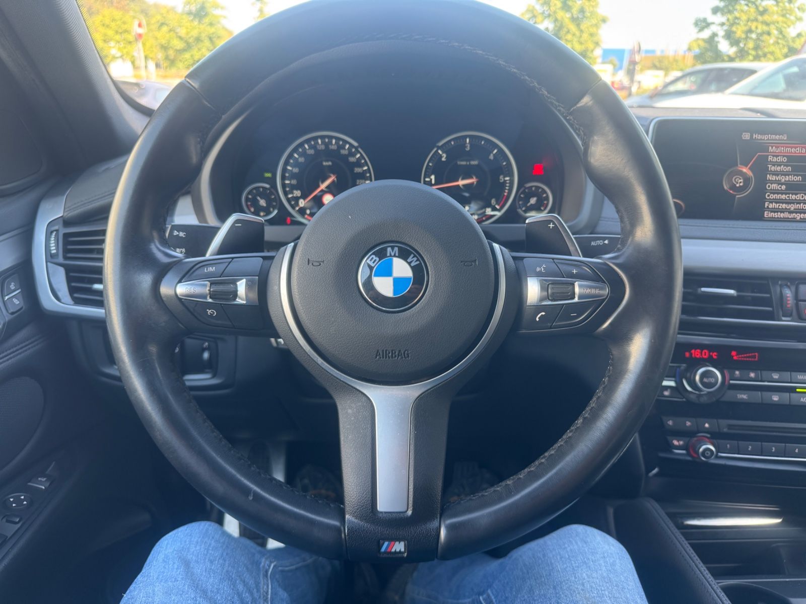 Fahrzeugabbildung BMW X6 xDrive 40 d M Paket HUD+LED+NAVI+Keyless