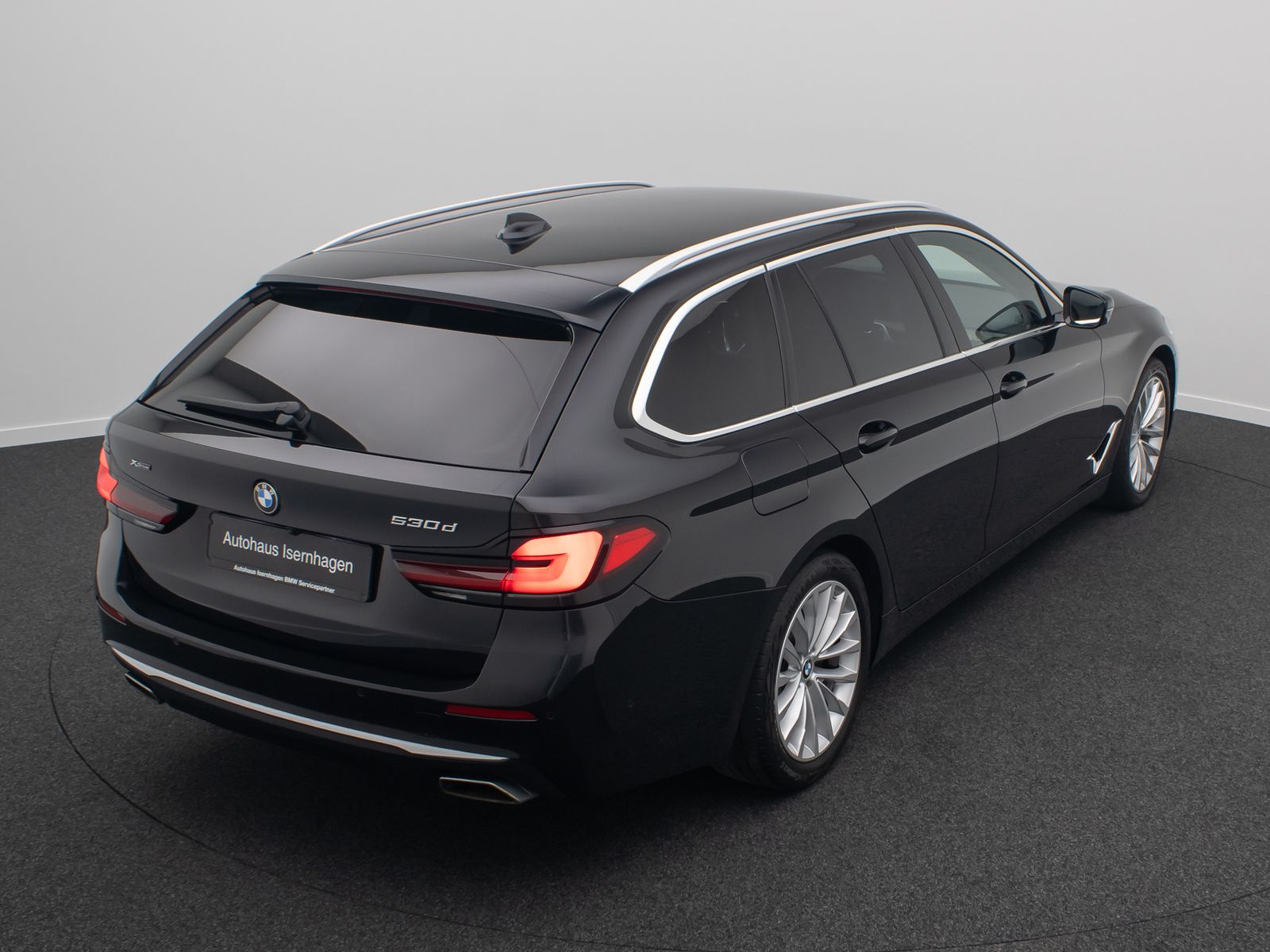 Fahrzeugabbildung BMW 530d xD Luxury Line DAB HUD Kamera Sport Alarm
