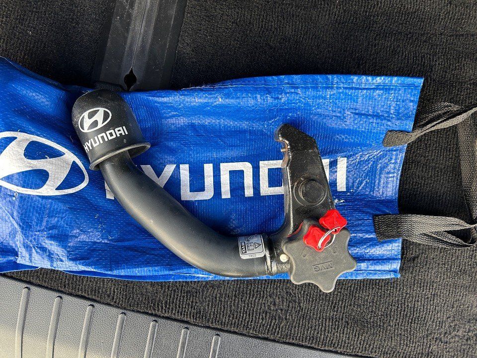 Fahrzeugabbildung Hyundai STARIA 7SITZER 2.2 CRDi 8AT SIGNATURE AHK PANO++