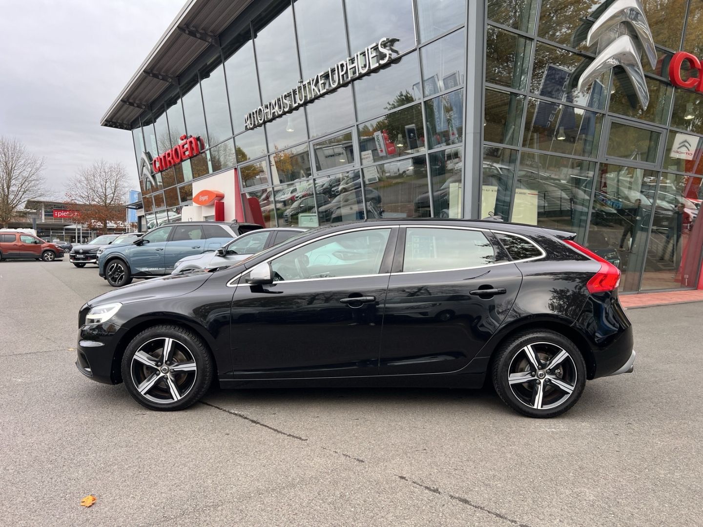 Fahrzeugabbildung Volvo V40 R-Design T2 2.0 Navi Leder LED Sperrdiff. Kl