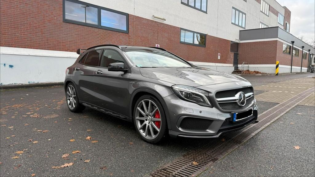 Mercedes-Benz GLA 45 AMG