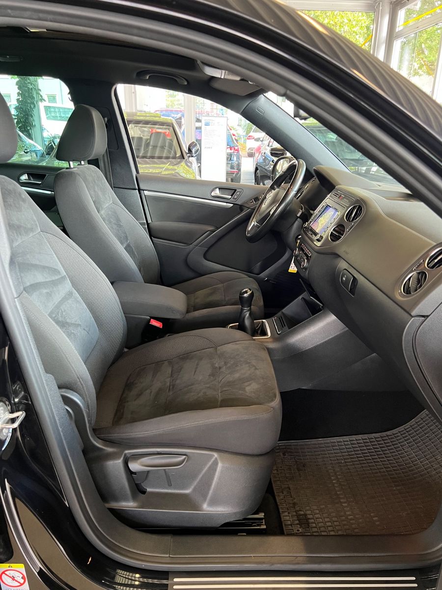 Fahrzeugabbildung Volkswagen Tiguan 2.0TDI Sport & Style 4Motion *PANO*XENON*