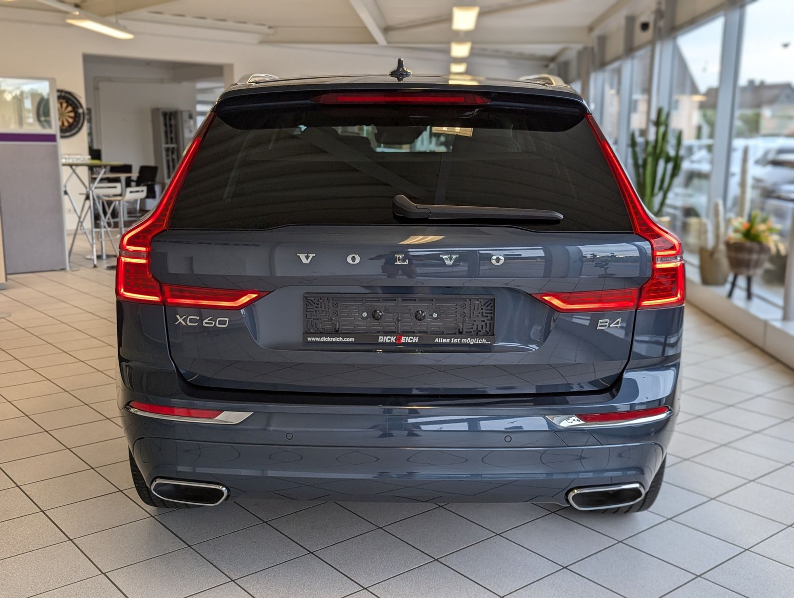 VOLVO XC60 Inscription HUD Harman H/K Pano Cam 360° - Image 6