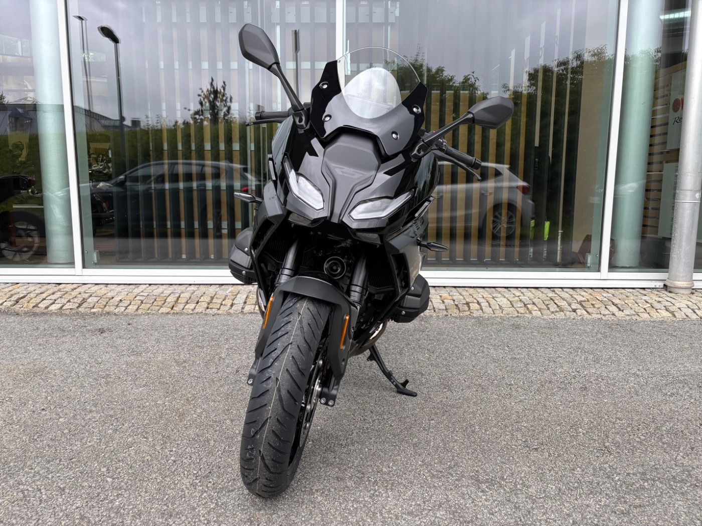 Fahrzeugabbildung BMW R 1300 RS Triple Black 4 Pakete