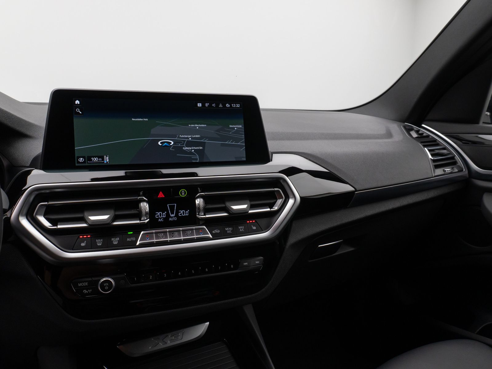 Fahrzeugabbildung BMW X3 xD30e Kamera HUD Lenkrhzg Stop&Go AHK Sport