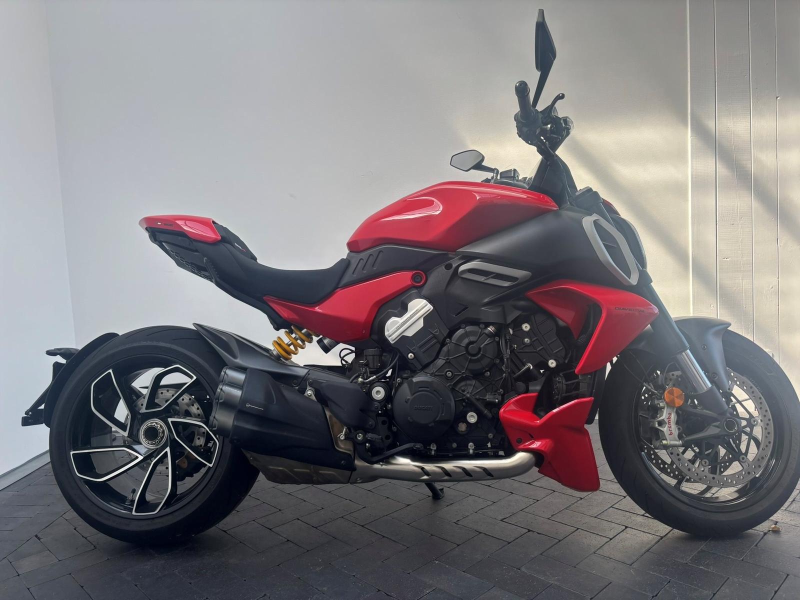 Ducati Diavel V4 mit Sportpaket