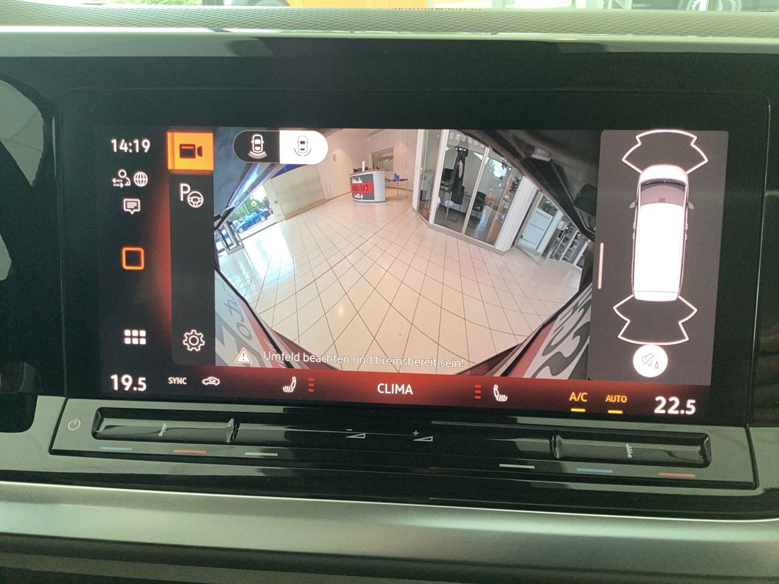 Fahrzeugabbildung Volkswagen T7 Multivan TDI Life LR 7- DSG 6 SITZ. DSG SITZH