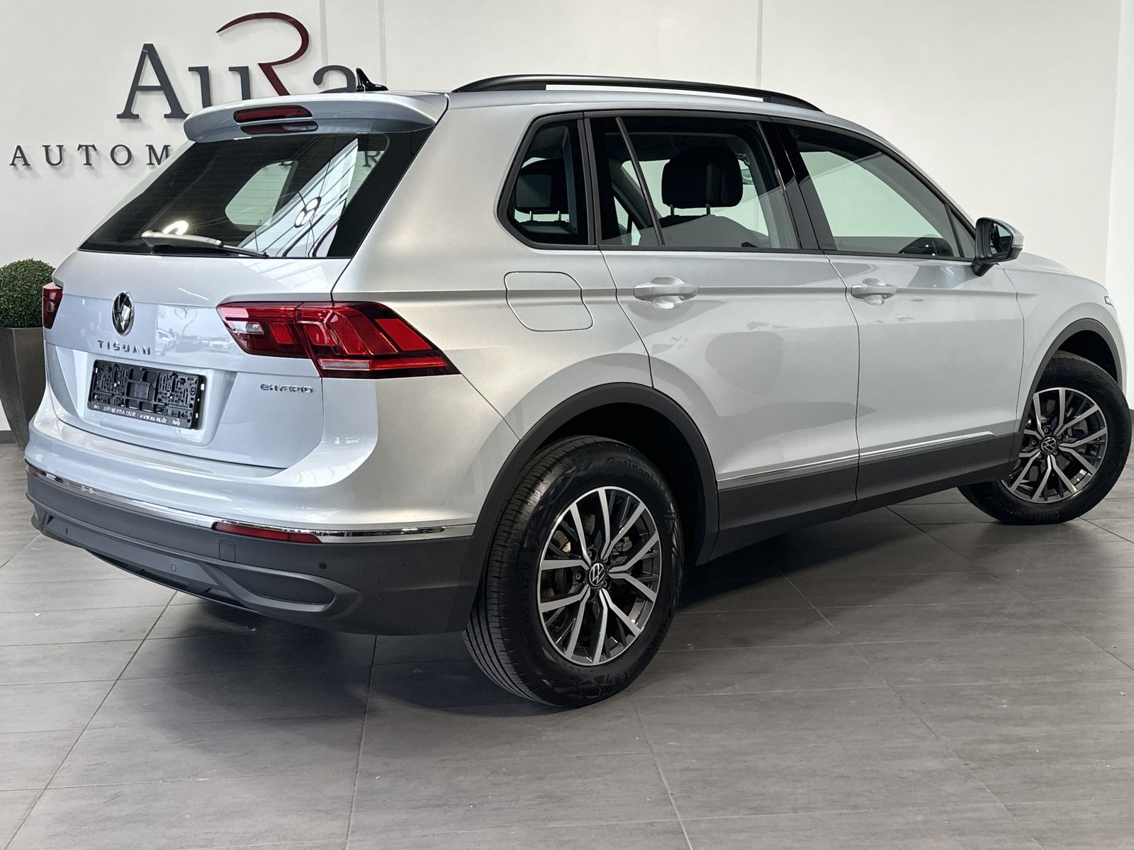 Fahrzeugabbildung Volkswagen Tiguan 1.4 TSI eHybrid Life NAV+LED+CARPLAY+ACC