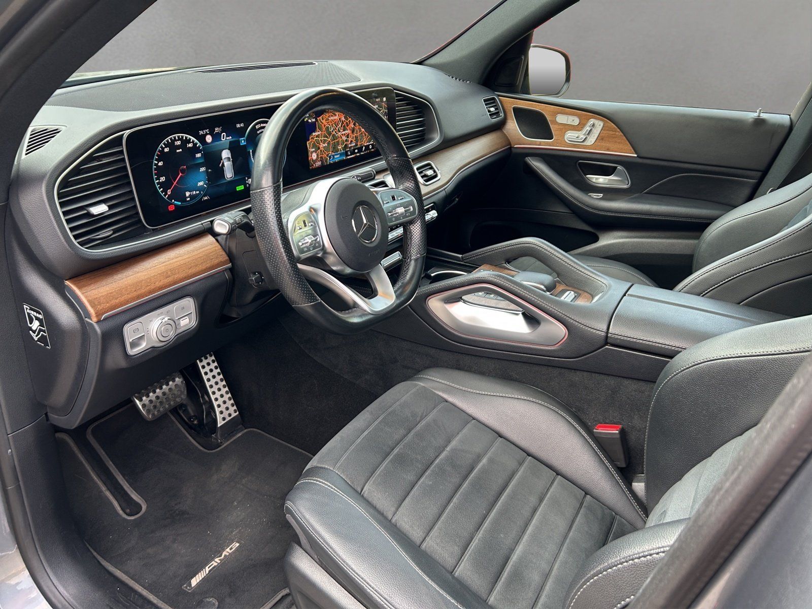 Fahrzeugabbildung Mercedes-Benz GLE 450 AMG Pano DISTRO Memo AIRMATIC Night 360°