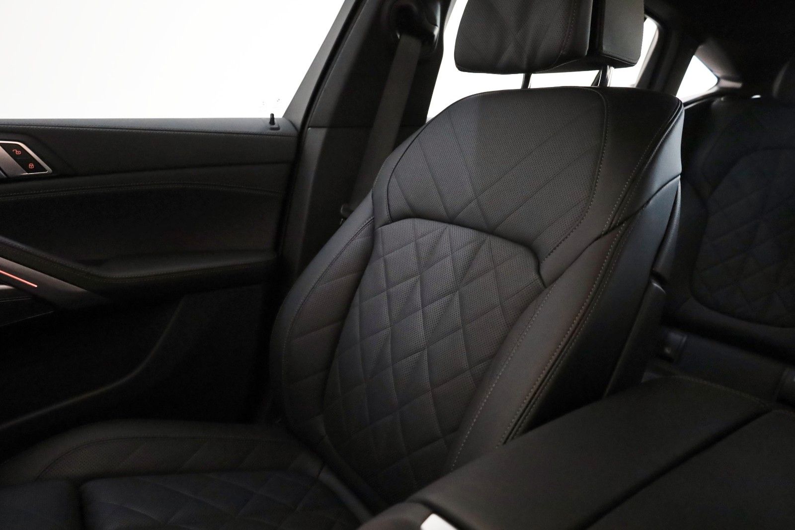 Fahrzeugabbildung BMW X6 xDrive 30d Leder,Navi,Laser,HUD,PanDach,ParkP