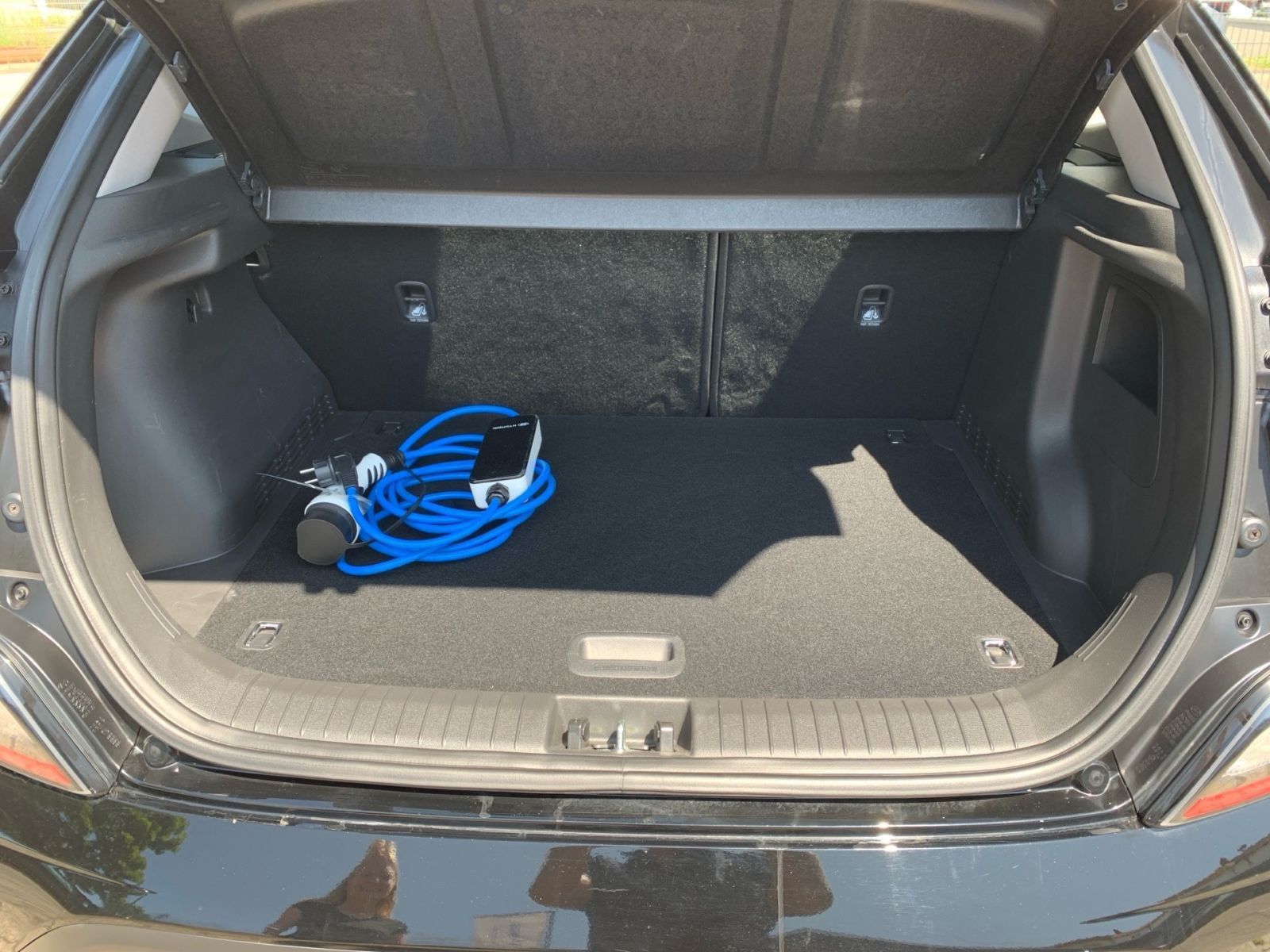 Fahrzeugabbildung Hyundai KONA Select Elektro 11kW OBC Kamera Sitzheizung