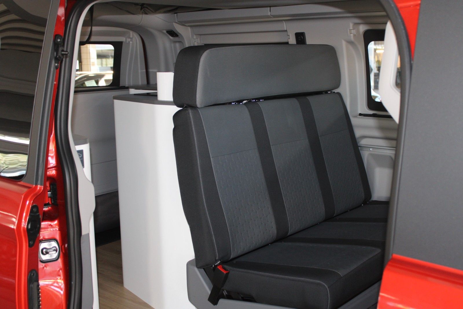 Fahrzeugabbildung Ford NUGGET L1 Titanium Aut. MARKISE + Aufstelldach