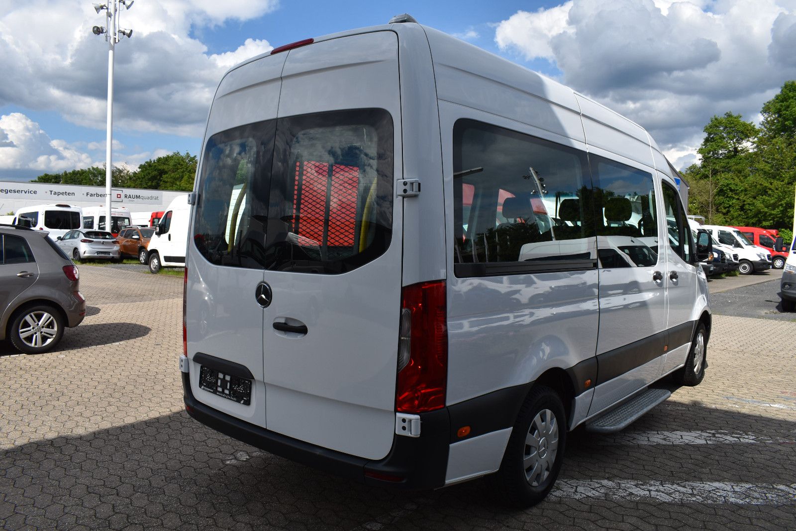 Fahrzeugabbildung Mercedes-Benz Sprinter III Tourer RWD/AWD 311 CDI RWD