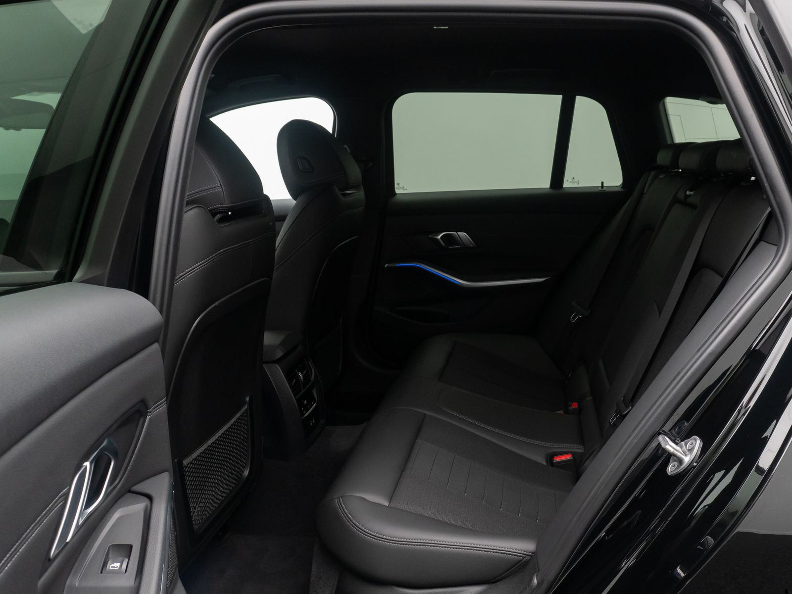 Fahrzeugabbildung BMW 320d Sport Line ACC DAB Komfort Laser HiFi Alarm