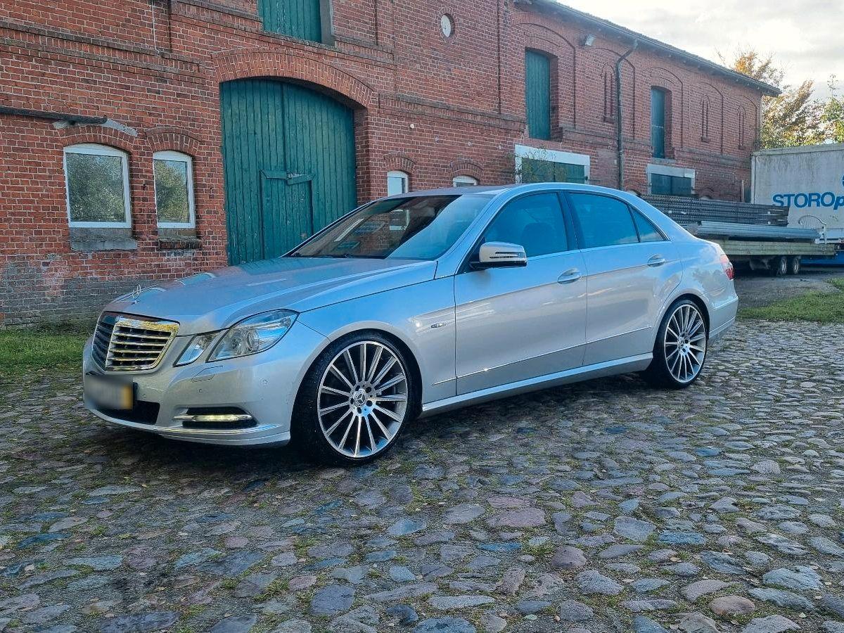 Mercedes-Benz E 220