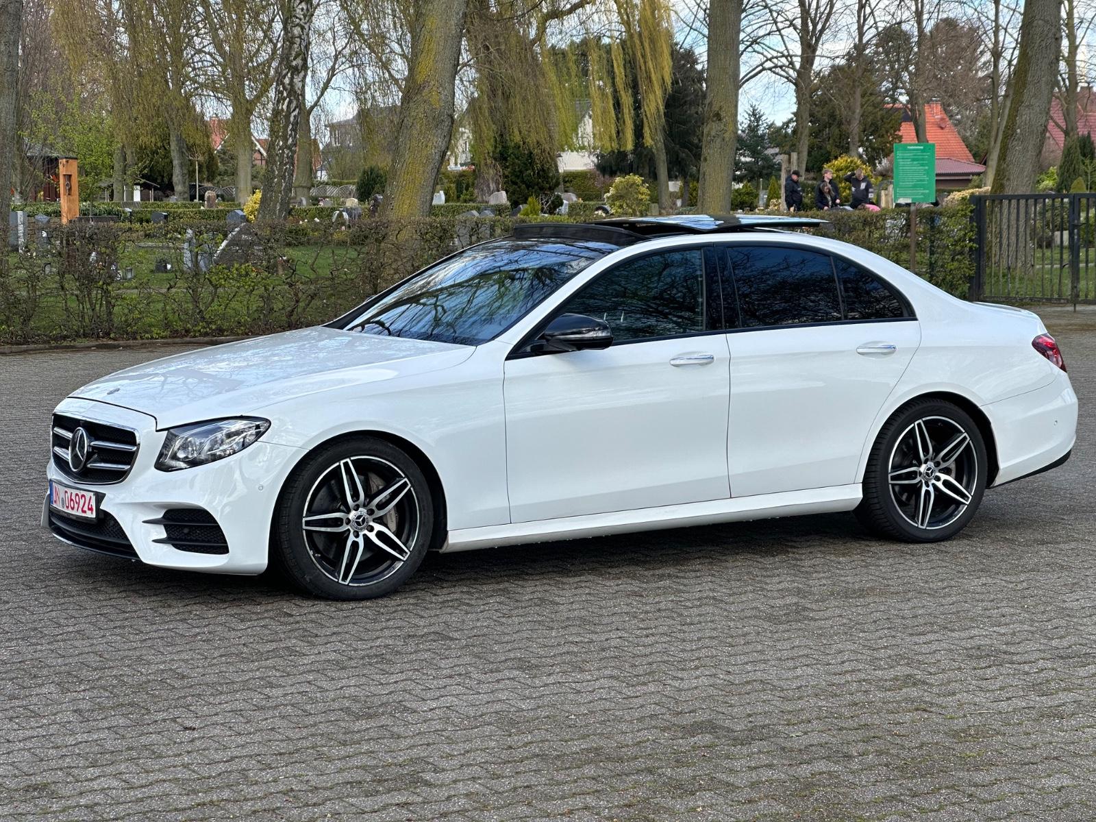 Mercedes-Benz E 350d *4-MATIC*AMG-LINE*PANO*360*SOFT*HUD*DISTR