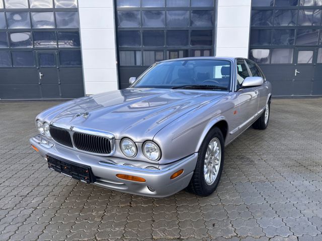 Jaguar XJ8 3.2 EXECUTIVE/1.Hand/Neuwagenrechnung/