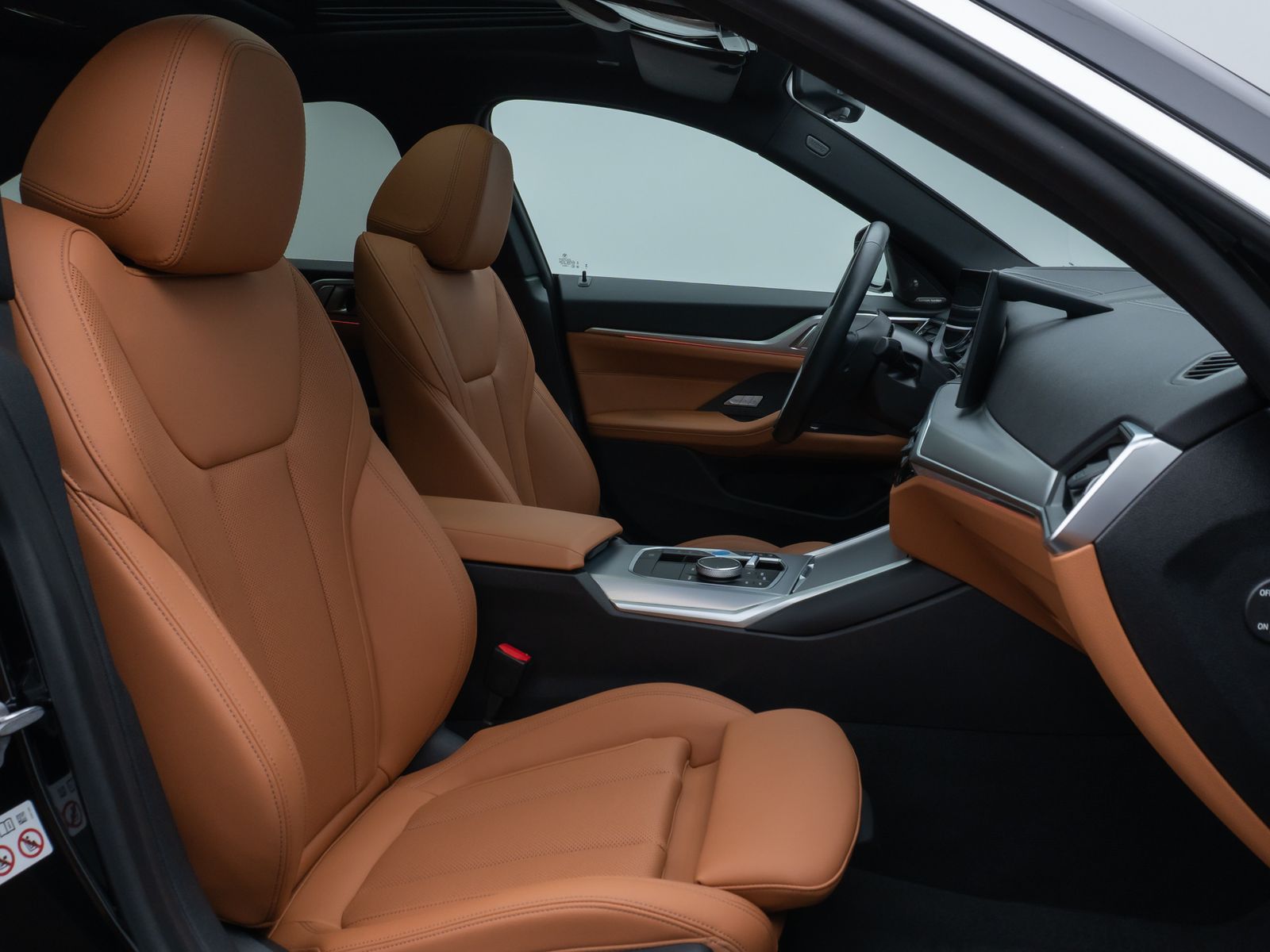 Fahrzeugabbildung BMW i4 eD40 GranCoupé Glasdach Laser 360°AHK Komfort