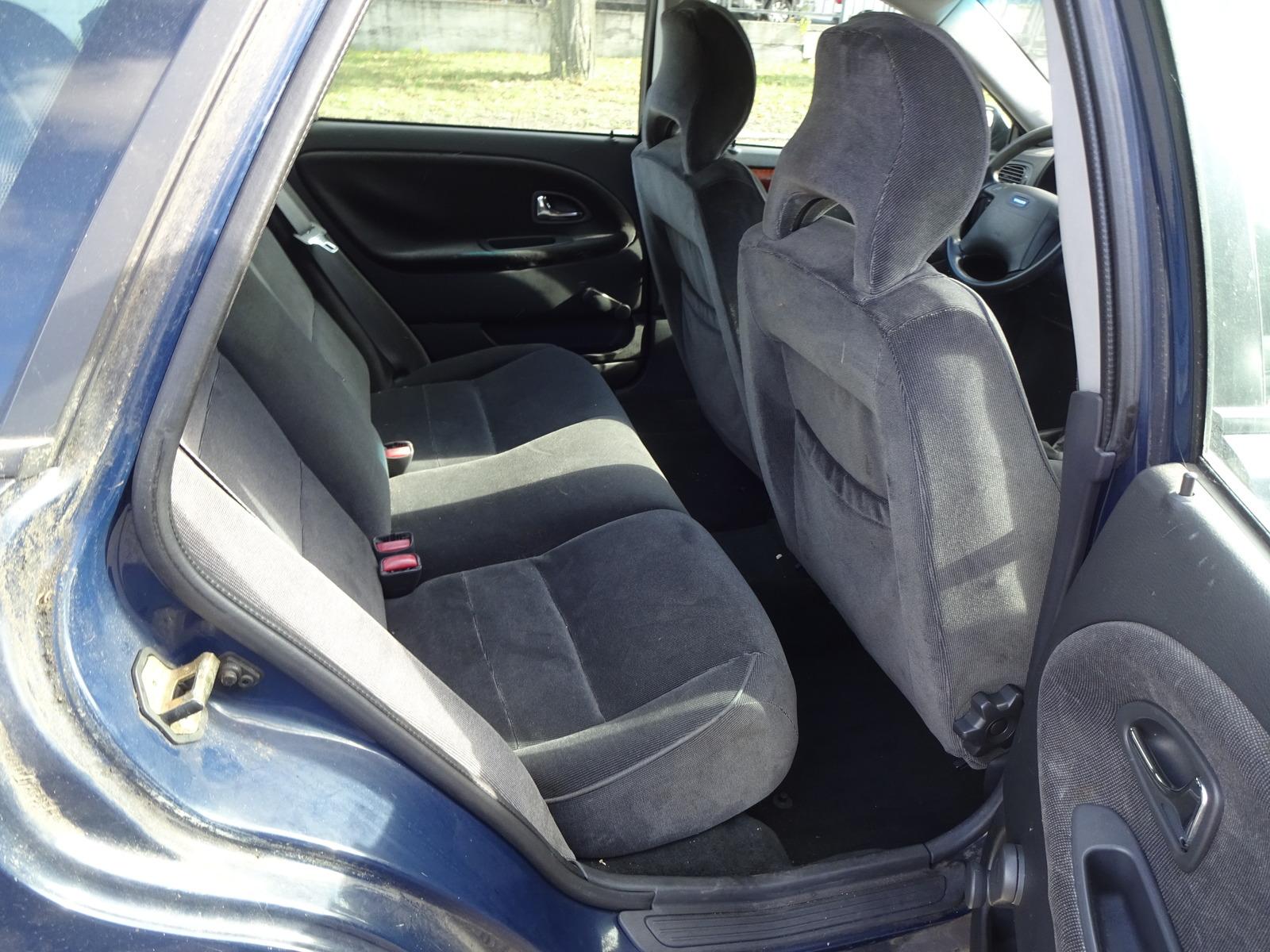 Volvo V40 2006 — photo 15