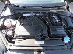 VW Golf VII 1.5 TSI Highline LED Comp.Media 17'' Sh VW Golf VII 1.5 TSI Highline LED Comp.Media 17'' Sh