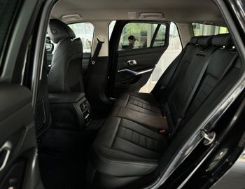 Fahrzeugabbildung BMW 320d Tour Luxury Line DAB Sportsitz Live Cockpit