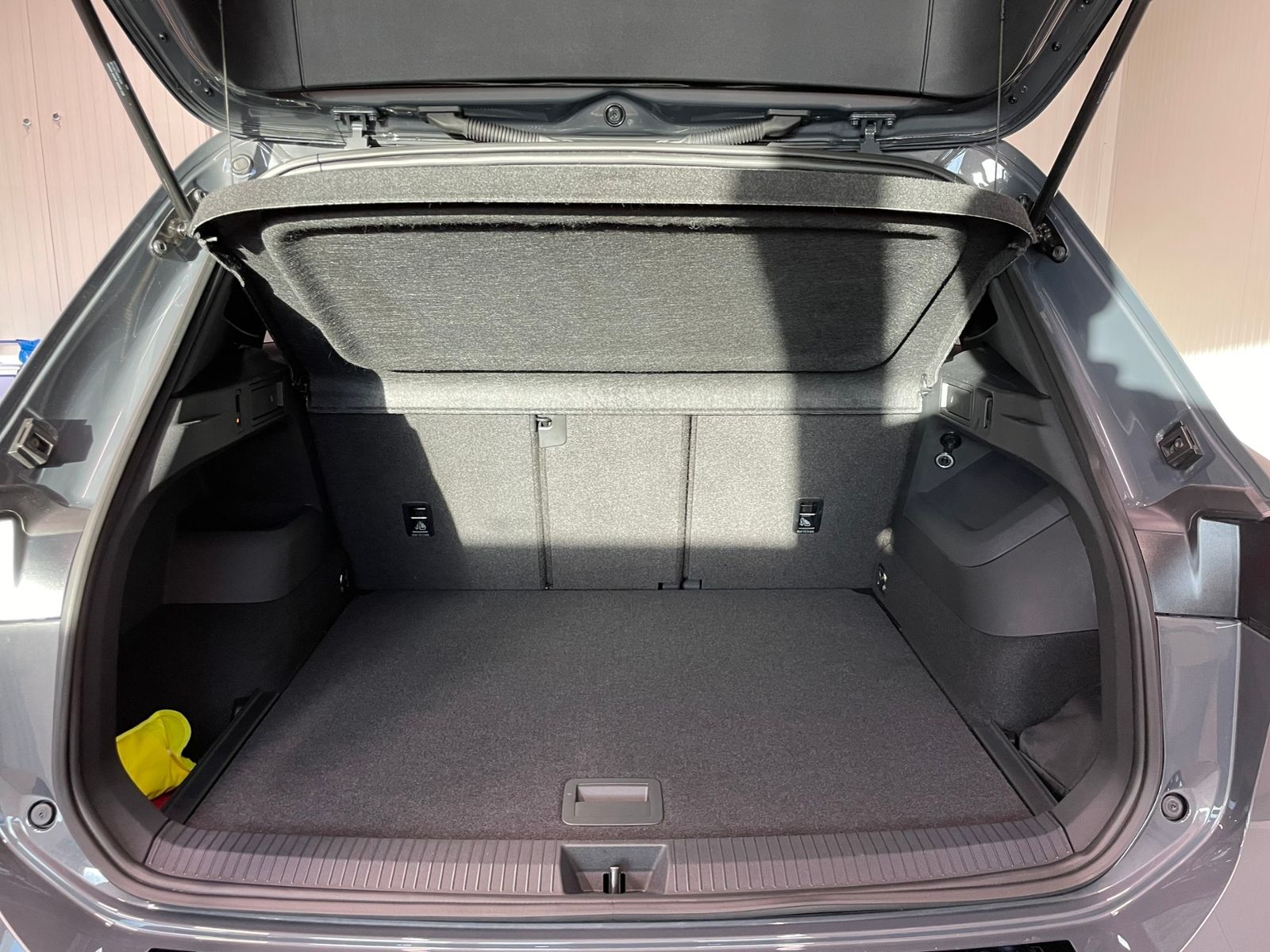 Tiguan R-Line 2.0 TDI DSG AHK PANO NAVI