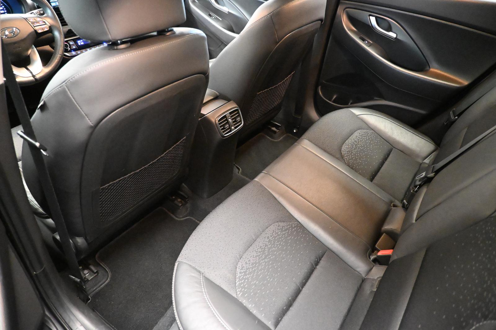 Hyundai i30 Premium *KAMERA*KESSY*LENKRADHZ*SHZ*CARPLAY