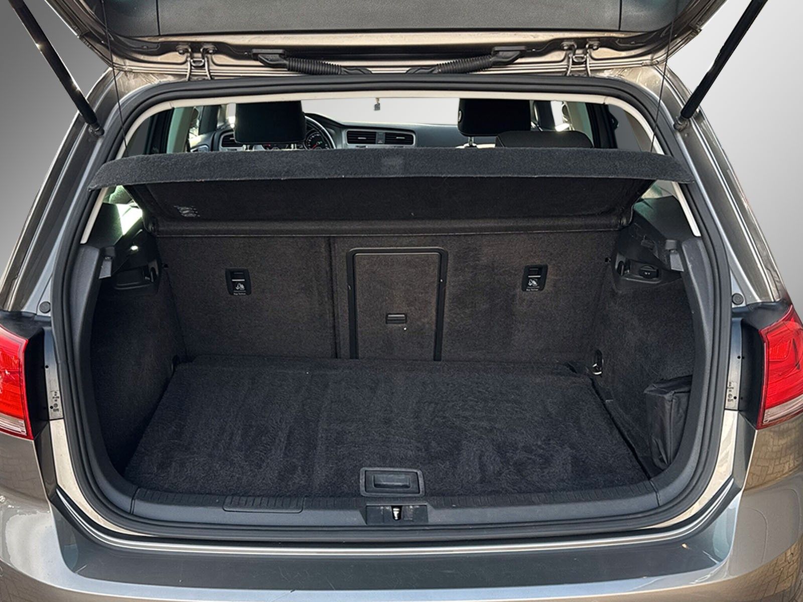Fahrzeugabbildung Volkswagen Golf VII *Bi-Xen*Standheizung*AHK*Tempomat*Navi*