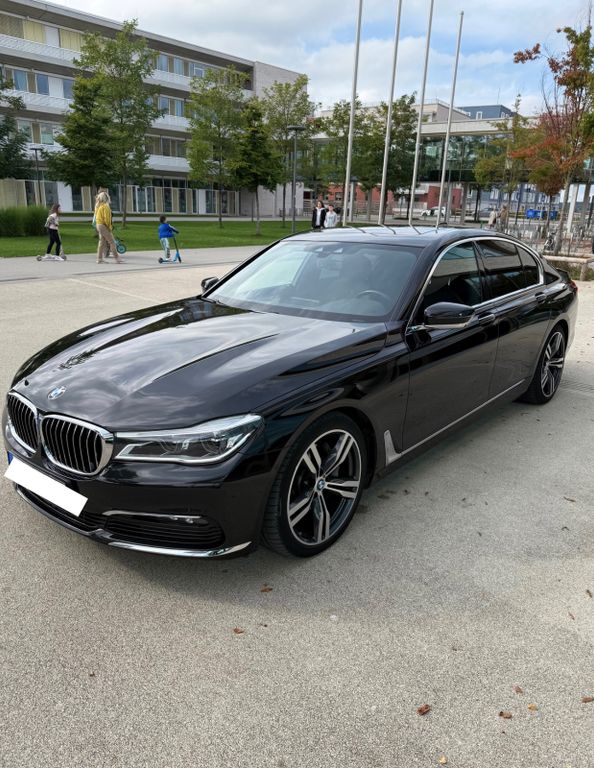 Image of BMW 730