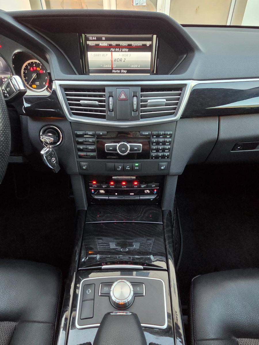 Mercedes-Benz E 200 Lim Avantgarde/SCHECKHEFT/AHK/SCHIEBEDACH