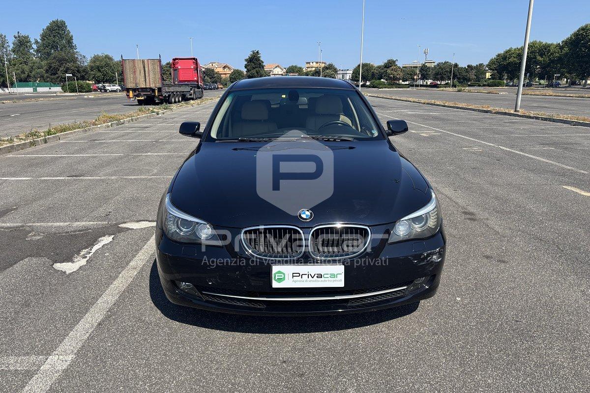 BMW  2009 — rear view
