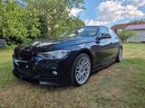 BMW 335i xDrive - - blaue BMW 335