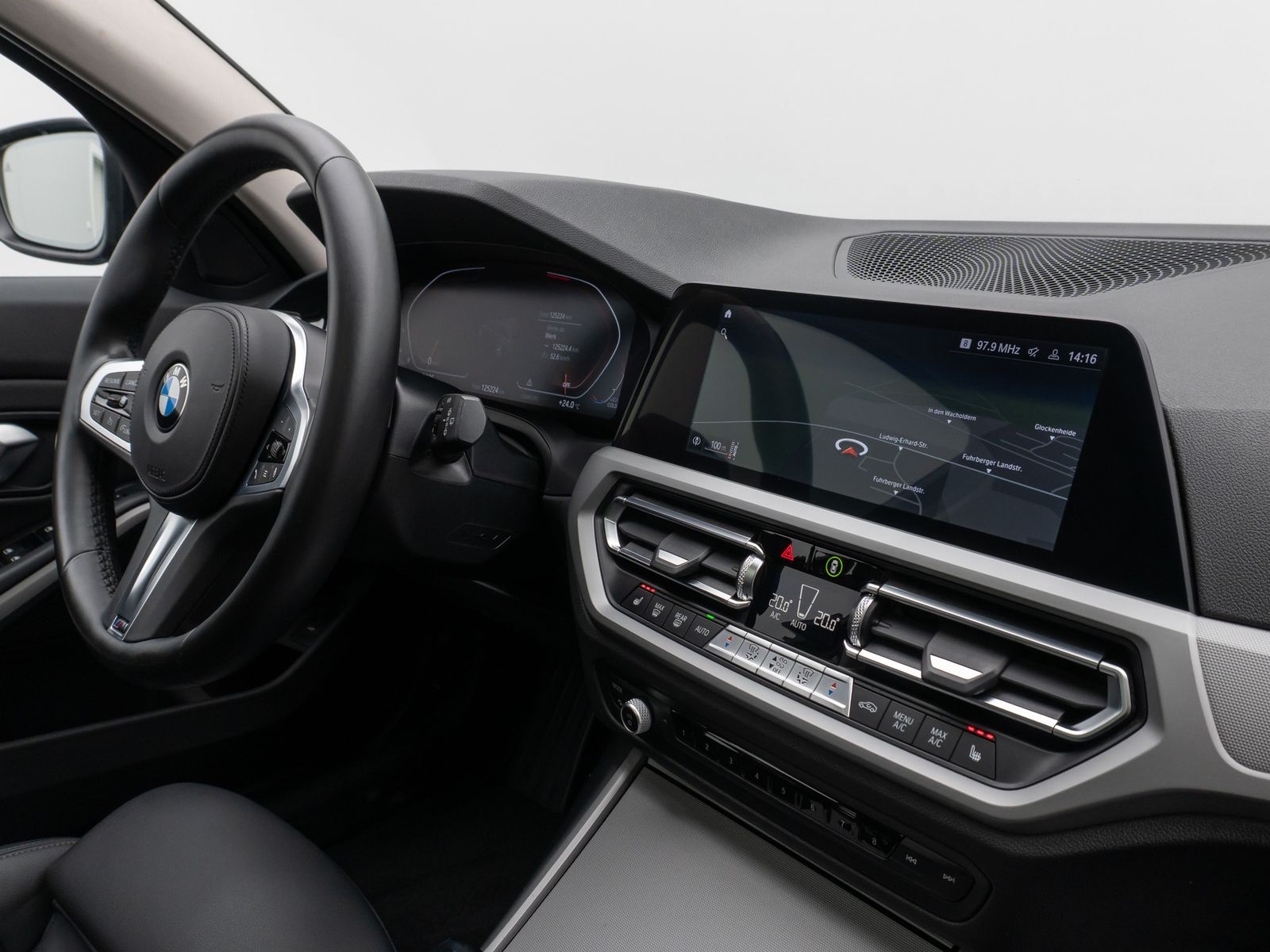Fahrzeugabbildung BMW 320d Panorama Laser PDC HUD HiFi Komfort Alarm