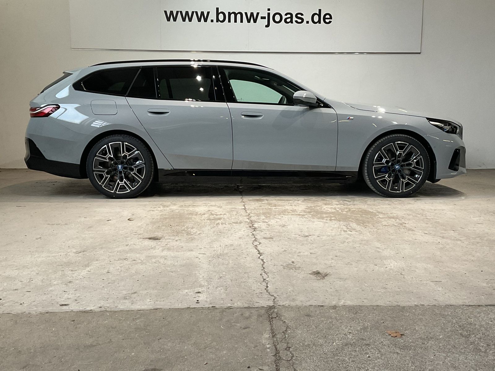 Fahrzeugabbildung BMW i5 eDrive40 20" LMR, AHK, Allrad M Sportpaket