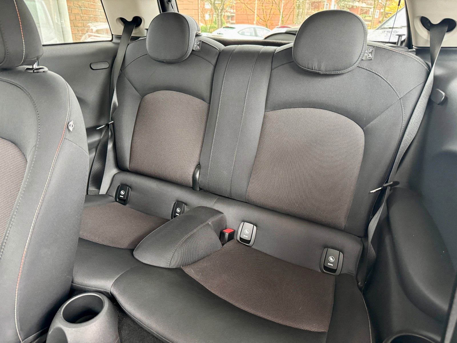 Fahrzeugabbildung MINI ONE Klima/Alufelgen/Bluetooth/1.Hand