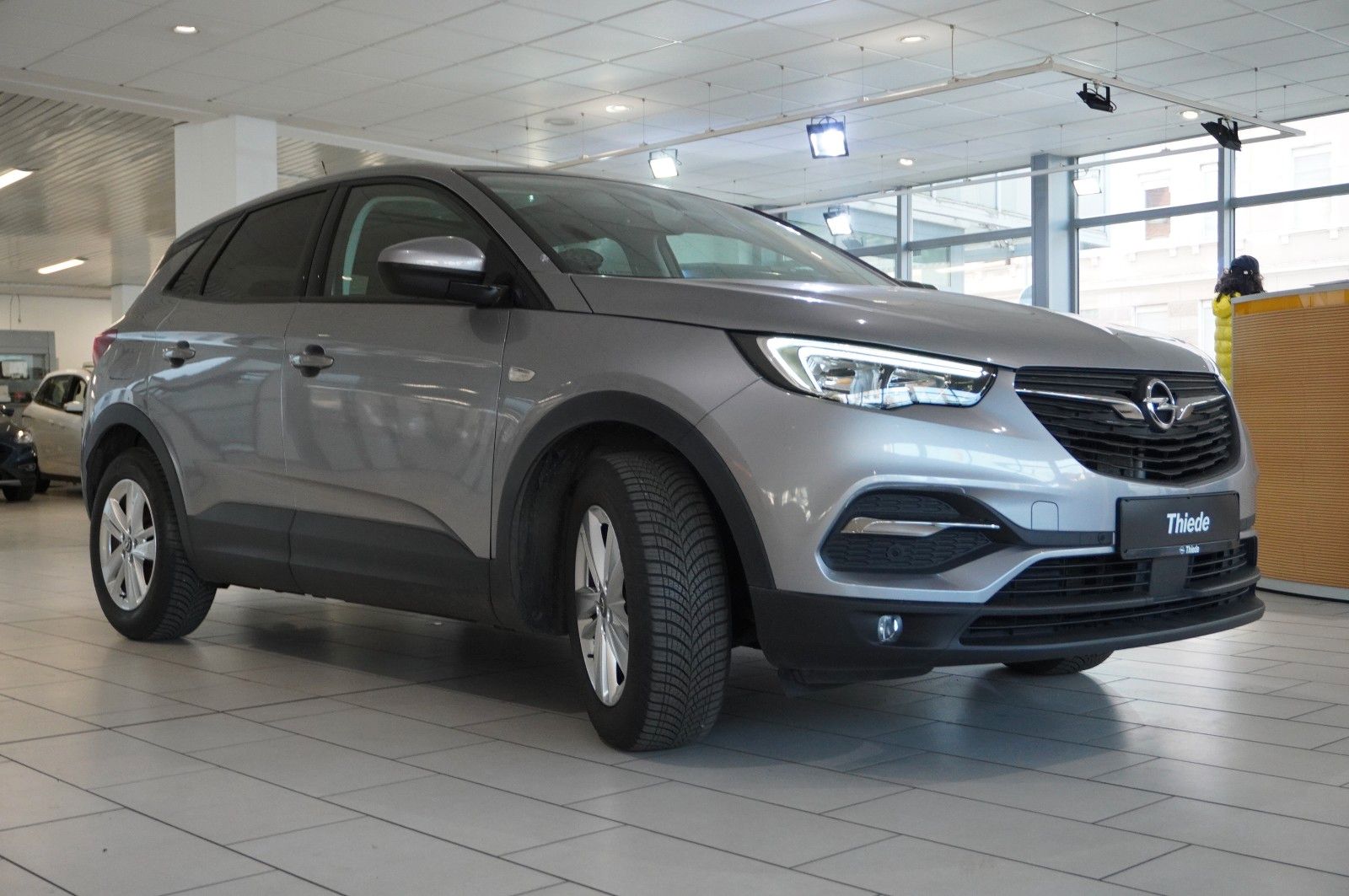 Fahrzeugabbildung Opel Grandland (X) 1.5D  EDIT. NAVI/LED/KAMERA/SH/AHK