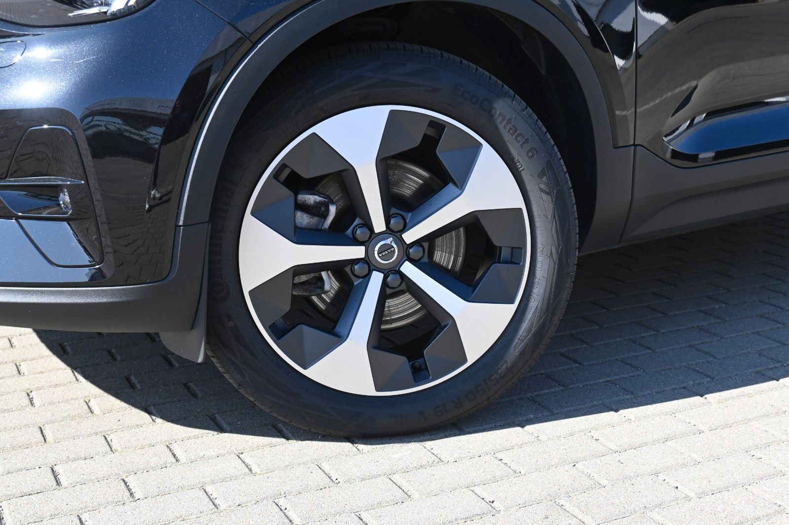 Fahrzeugabbildung Volvo XC40 B4 DSG Ultra Dark*PANO*RFK*ACC