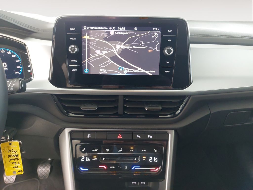 Fahrzeugabbildung Volkswagen T-Roc 1.5 TSI Life Navi AHZV