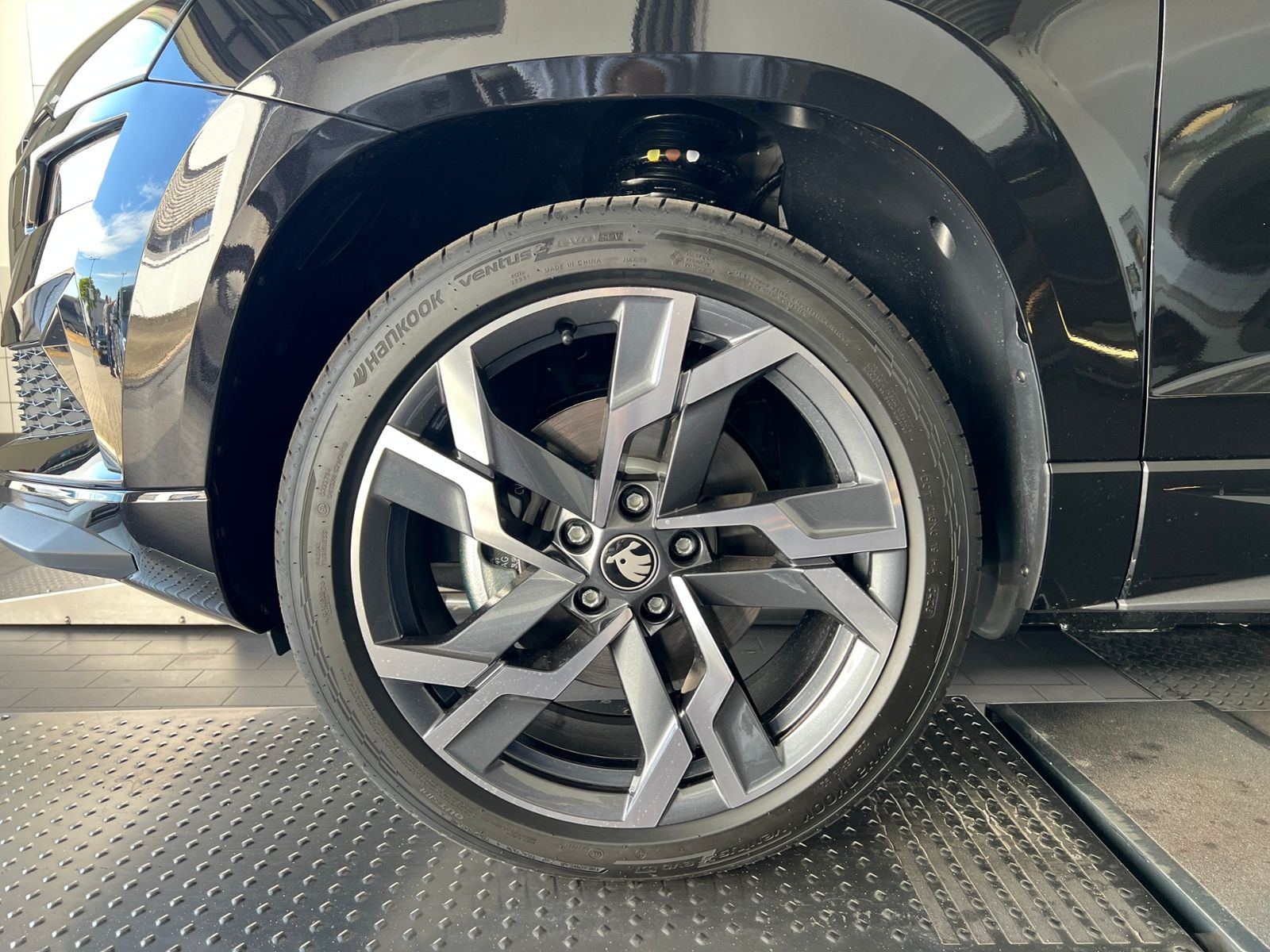 Fahrzeugabbildung SKODA Karoq Sportline 2.0 TSI 4x4 DSG *Panorama, AHK,