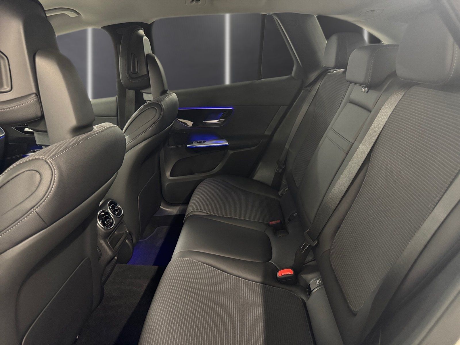 Fahrzeugabbildung Mercedes-Benz GLC 200 4M Avantgarde*Digital*360°*Distronic*AHK