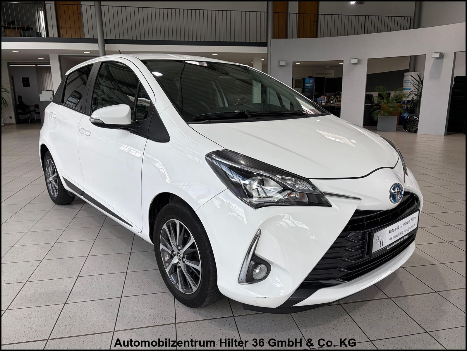 TOYOTA Yaris