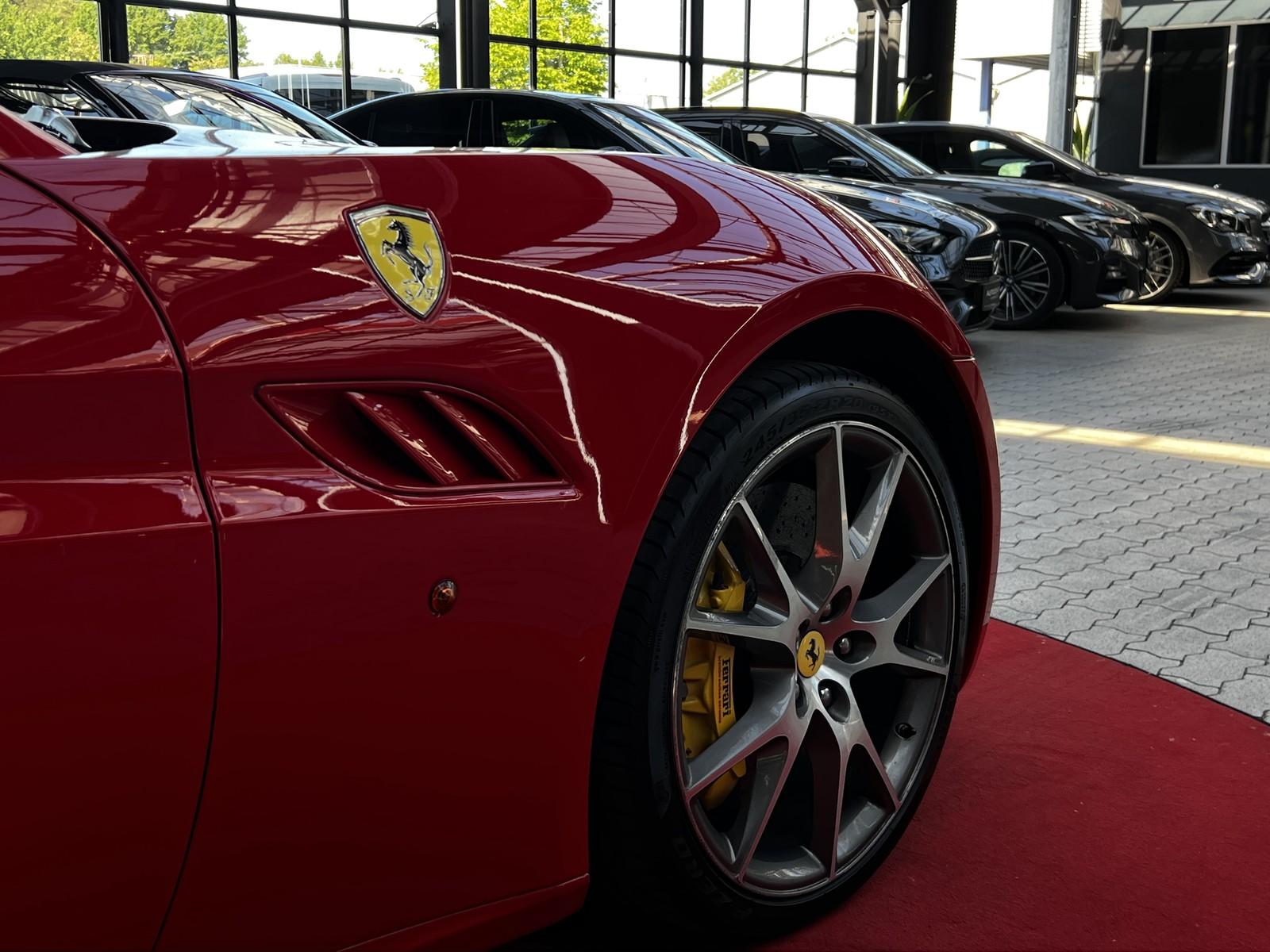 FERRARI CALIFORNIA F1 CAM / GPS / LED / | 489 ch | BVA