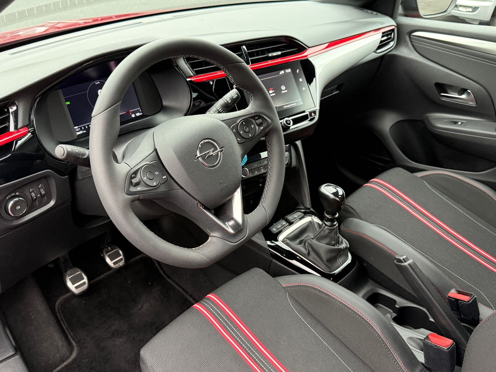 Fahrzeugabbildung Opel Corsa F GS-Line Blis DAB GRA LED Kamera SHZ