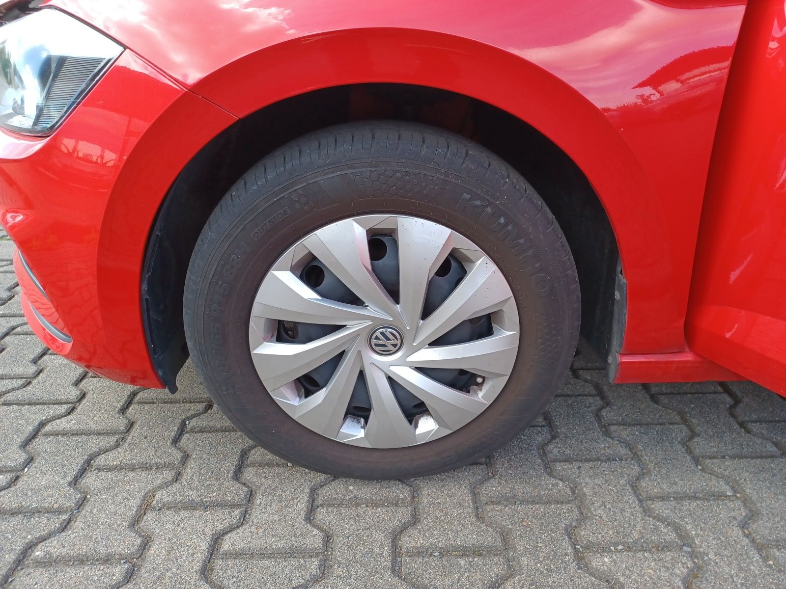 Fahrzeugabbildung Volkswagen Polo Comfortline Climatronic PDC SH App Connect