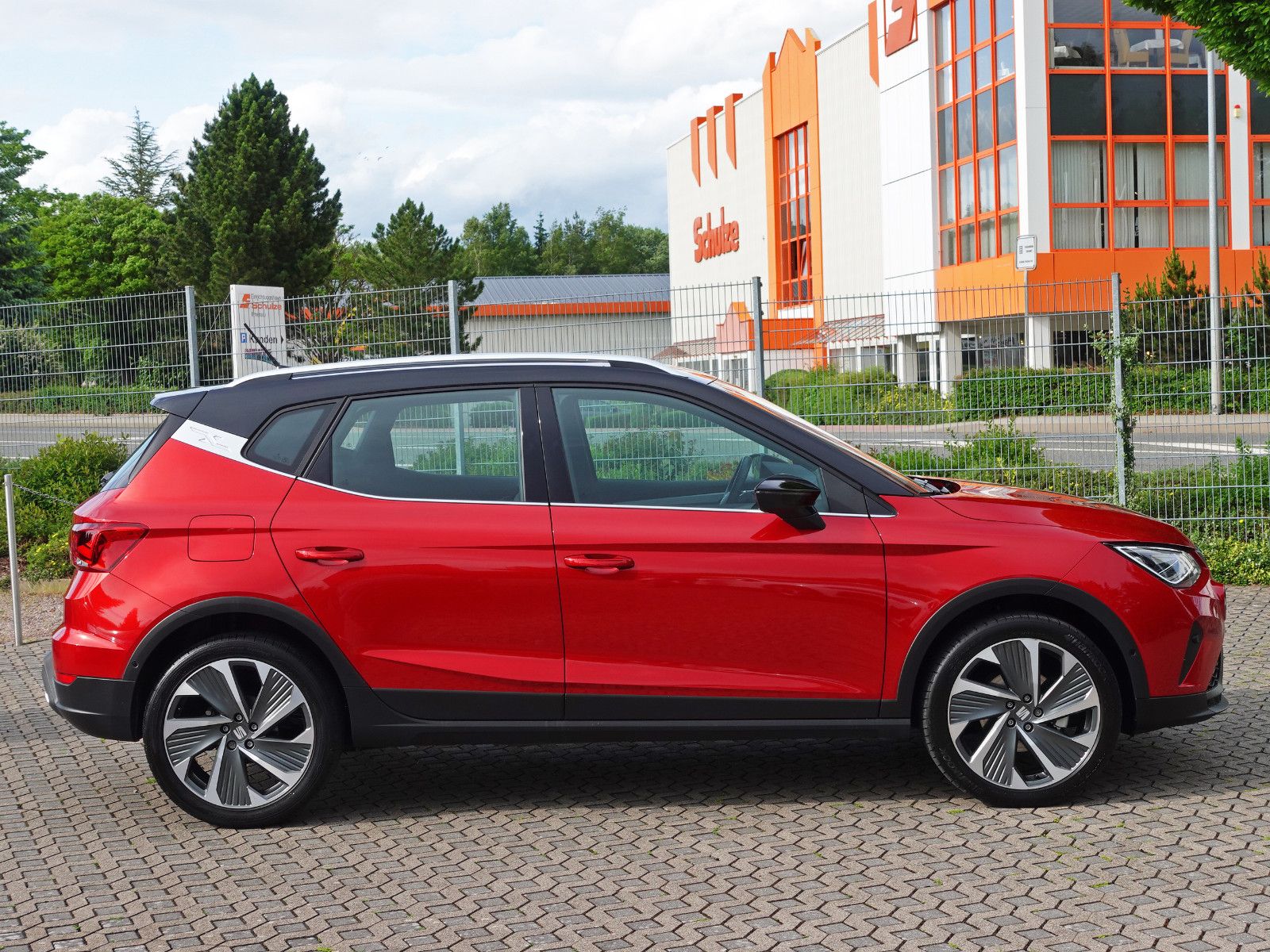 Fahrzeugabbildung SEAT Arona 1.5 TSI DSG FR Full Link ACC RFK DINAMICA